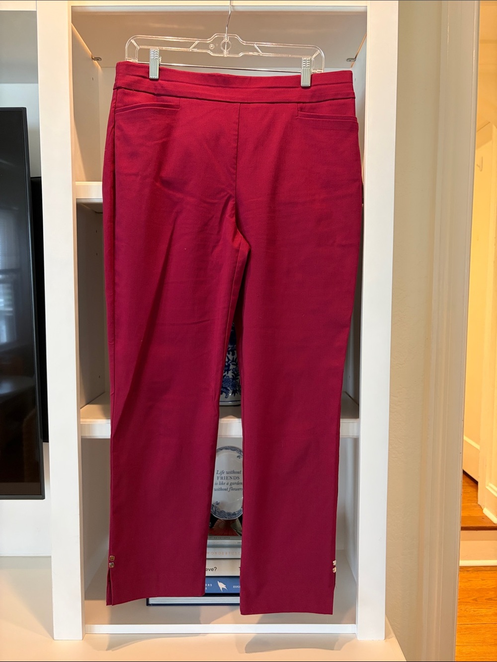 Chico’s burgundy four pocket pull - on Pants